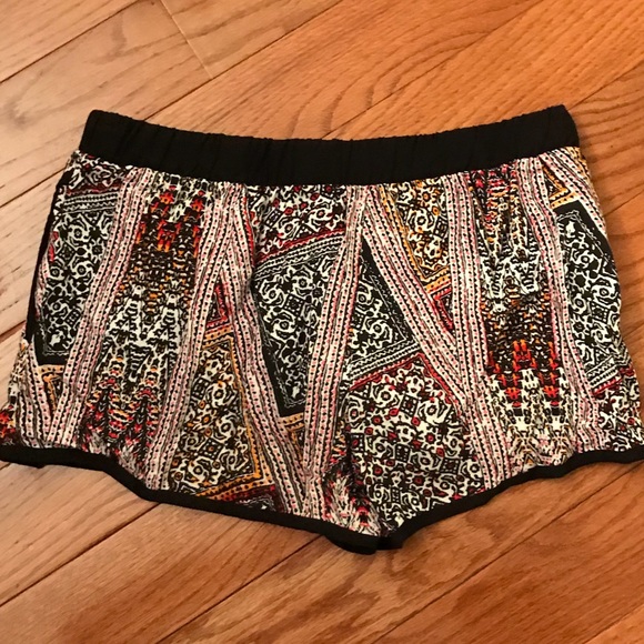 Eye Candy Fun Patterned Shorts - Picture 2 of 3